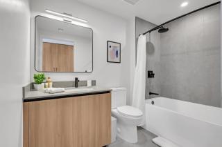 501-1101A Luxury Corner Studio Rooftop Pool & GYM - 5