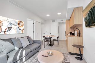 501-2006 Luxury 1 Bedroom Rooftop Pool & GYM - 7