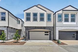 Executive Home Office Galleria & NRG - 9