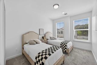 Executive Home Office Galleria & NRG - 2