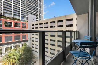 501-402 Luxury 1 BR with Den & 2 Baths Rooftop Pool & GYM - 6