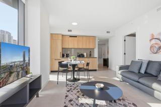 501-2612 Amazing Corner OceanView Rooftop Pool & GYM - 0
