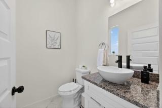 Chic Modern Home Office Galleria & NRG - 8