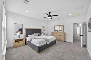 Upscale Home Office Galleria & NRG - 0