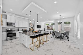 Upscale Home Office Galleria & NRG - 7