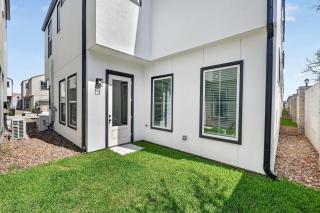 Sophisticated Home Office Galleria & NRG - 8