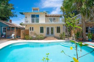 Sunshine Palm Treasure Island Beach Sleeps 10 - 4