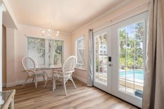 Sunshine Pine Treasure Island Beach Sleeps 12 - 5