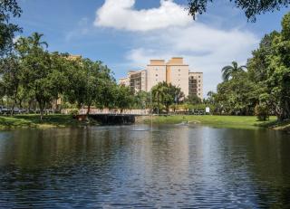 Palm-Aire Resort 4BR Apartment - 4