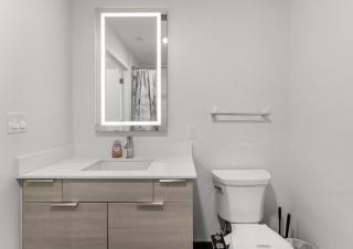 Modern 2 Bed 2 Bath I Assembly Row I Prime Location - 6