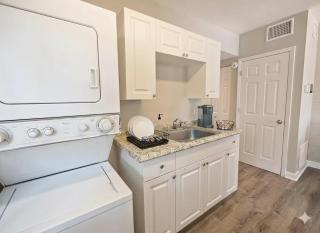Amazing 2BR Queen 8mins SODO & 4mins ORMC - 2