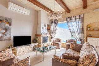 Twilight Gozitan Farmhouse With Pool - Happy Rentals - 5