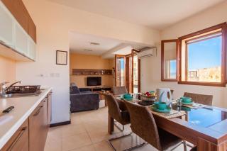 Harbour Views Gozitan Villa Shared Pool - Happy Rentals - 6
