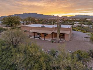 2 Homes - 7BR Sleeps 18 - Pool - Amazing Mtn Views - 4