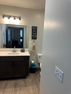 304 - Modern 1 Bdrm Apartment Downtown Kalamazoo - 2