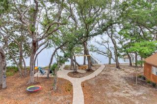 Cozy Bayfront Log Cabin! Fishing Pier, Swim Dock! - 9