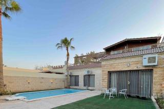 Bright and spacious villa - 0