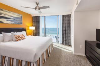Clearwater Beach Resort 4BR Suite - 2