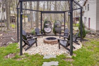 Family Getaway w/ Deck Near Tobyhanna State Park - 9