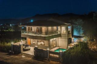 Paradise Villa Lonavla - 6BHK with Heated Pool and Turf - 5