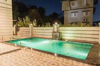 Paradise Villa Lonavla - 6BHK with Heated Pool and Turf - 2