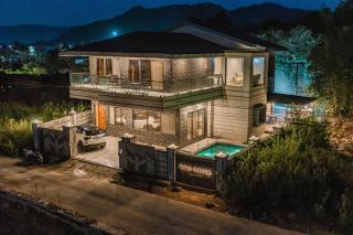 Paradise Villa Lonavla - 6BHK with Heated Pool and Turf - 0