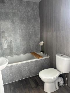 Spacious 3BRStay for Contractors - 4