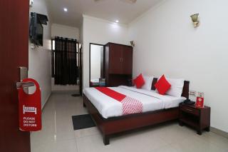 Hotel O Gayatri Palace - 1