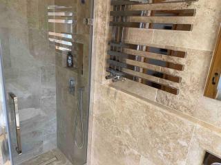 4 Bed Luxury House Near Silverstone F1 Parking Hot Tub - 4