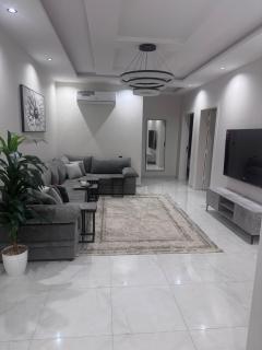 Luxurious apartment in Al Marwa - 3 bedrooms and a living room, close to services - 0