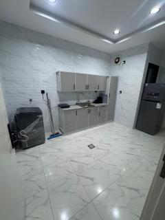 Luxurious apartment in Al Marwa - 3 bedrooms and a living room, close to services - 8