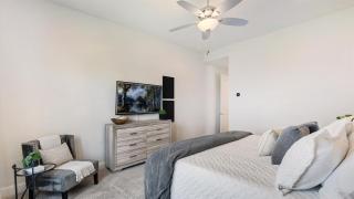 Mid-Stay Relocation Office, Fast WI-FI Family ready 30 Stay - 1