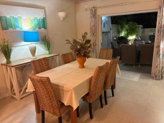Nanpa, Luxury Family Three Bed Villa, St James West coast, Private pool - 5