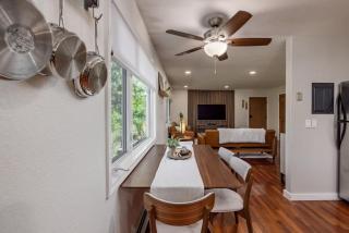 Artistic downtown 2br king bed - 4