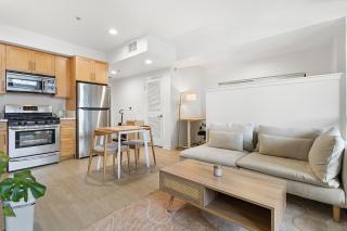 Charming 1-Bedroom Apartment 5 mins to the Beach - 6