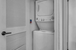 Charming 1-Bedroom Apartment 5 mins to the Beach - 5