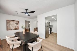 Houston - Modern Comfort with Garage & Patio - 7
