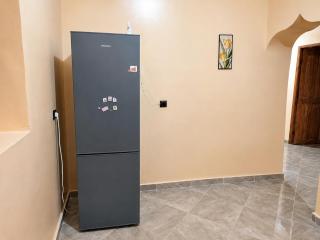 Sahara Desert Apartment with Camel Tours & Free WiFi - 4