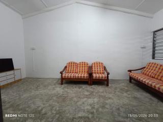 Mersing Little Homestay III Economy Homestay - 5