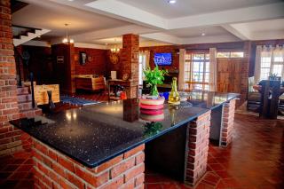 Tranquil Hillhouse - 2