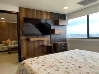 Condo, Amazing River View and Free Parking - 1