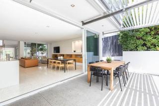 The Glass House - architectural masterpiece + pool - 2
