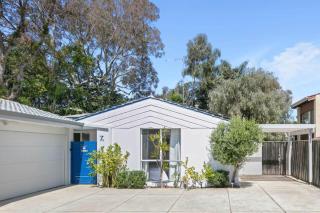 Azure Retreat - garden oasis - 0