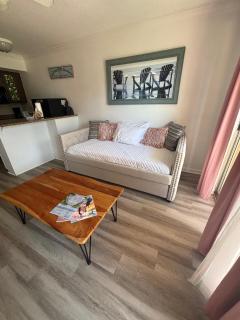 Ocean & Pool View - Hot Tubs - 2 Pools - Gym - Tennis ct - on seawall - Shoreline Stays 5108 - Galveston - 1