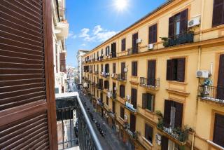 Bamba Luxury Suites Napoli Central Station - Naples - 1