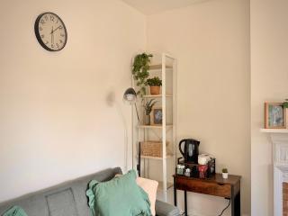 Central Reading Guest House - 1