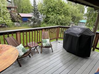 2 BR Home Minutes Away from the Airport - 7