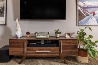 2 BR Home Minutes Away from the Airport - 2