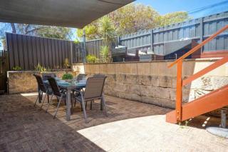 Family Retreat w Pizza Oven Outdoor Living - 6