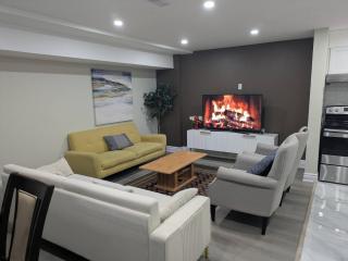 Cozy Private Room with Ensuite Bathroom in Brampton - 2